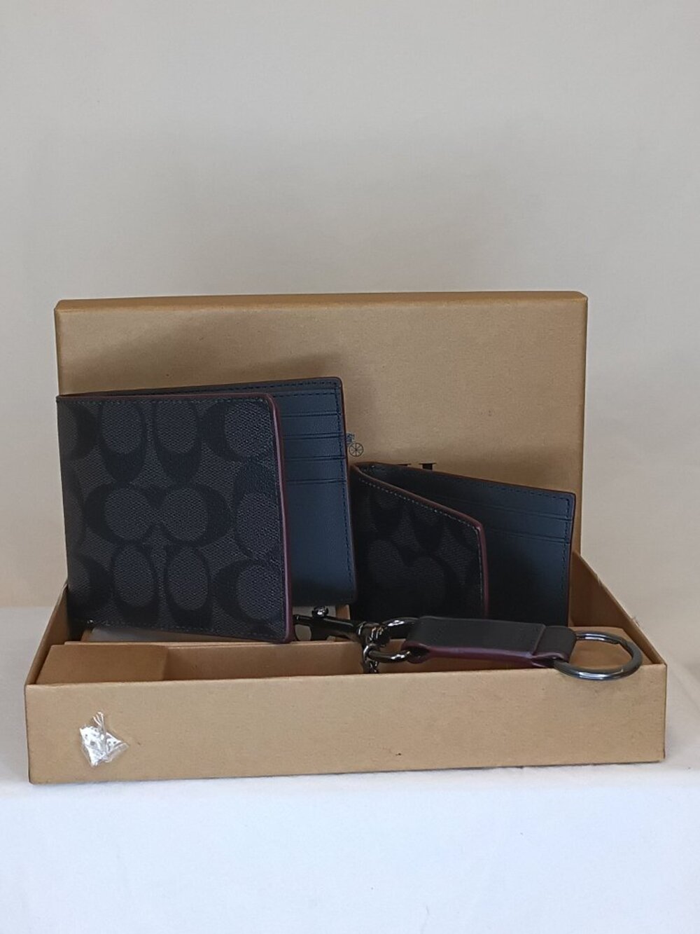 Coach Box Set - Picture 2 of 3